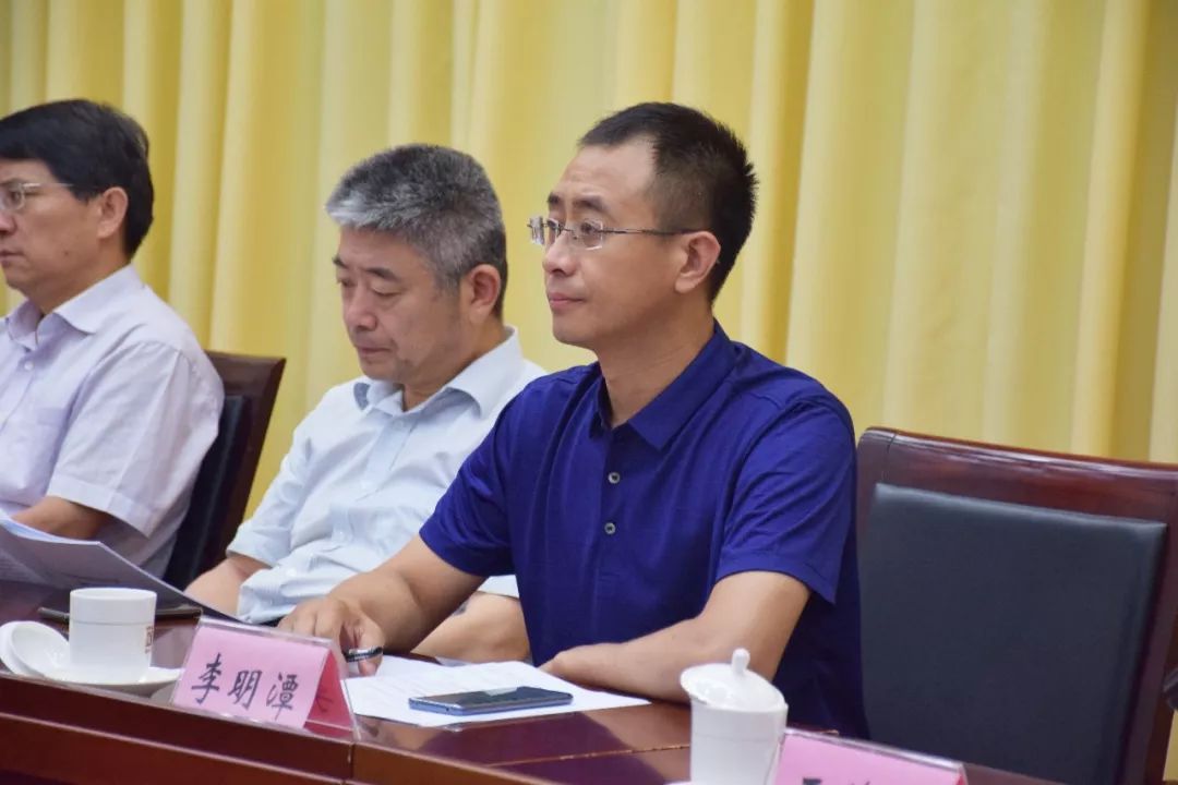 金泽霖再传喜讯公司总裁李明潭当选为济南市基金业协会执行会长