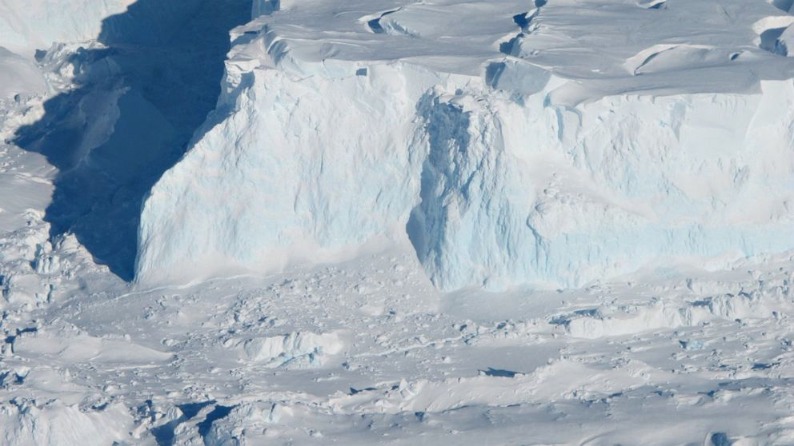 令人忧心！南极“末日冰川”正加快融化可使海平面上升近5米