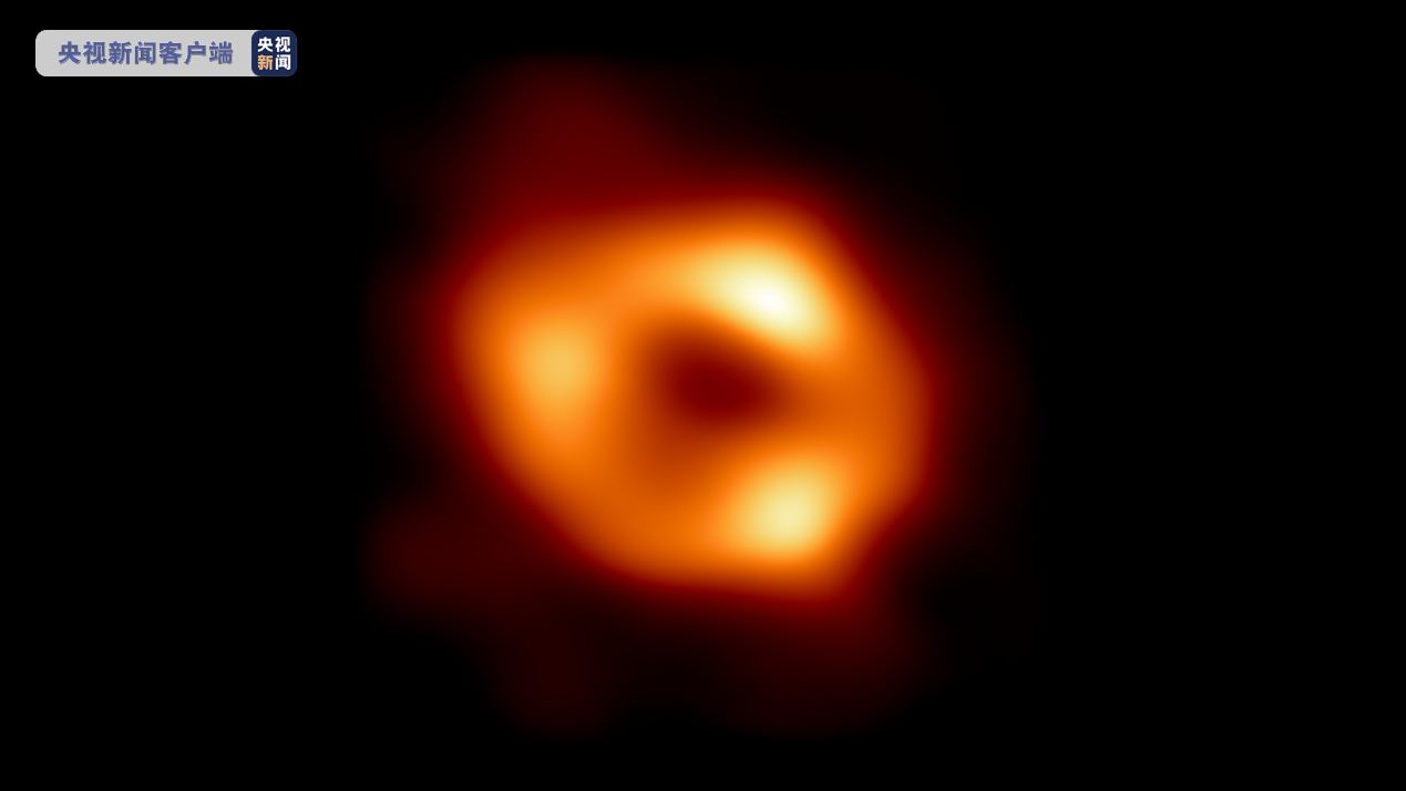 天文学家公布银河系中心超大质量黑洞的首张照片