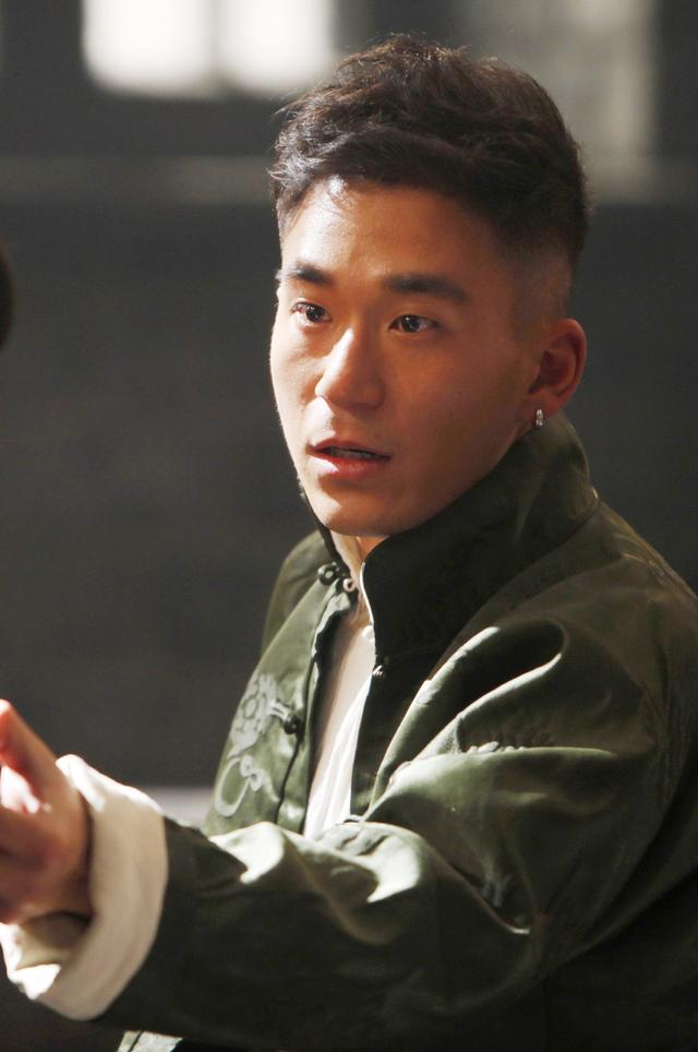 吸毒明星的生意陈羽凡投酒吧被抓前注销有人估值12亿闷声发财