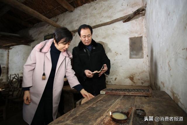 不忘初心,许家印回河南周口老家看望父老乡亲