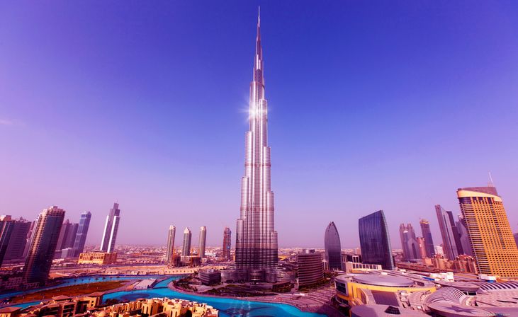 华为在迪拜塔上做的广告简直是气势磅礴霸气侧漏震撼人心看的我热泪盈