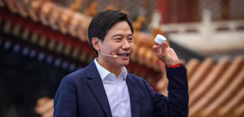 雷军宣战华为,放话生死看淡、不服就干!