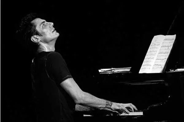 梅赛德斯-奔驰文化中心费用:430 - 2500元#世界最快钢琴手 #跨界演奏