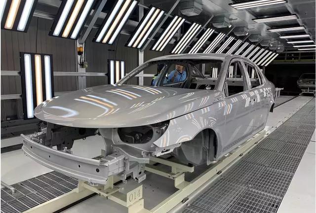 恒大闪电战再现!许家印造车这是要直接上王者