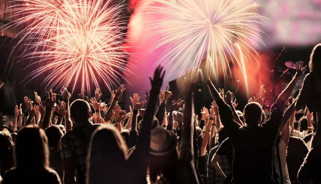 冲上2700点烟花与鲜花在a股碰撞出火花