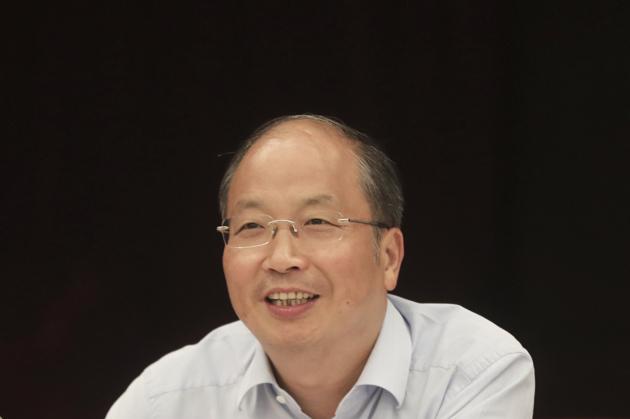 易会满现身回应股市热点话题