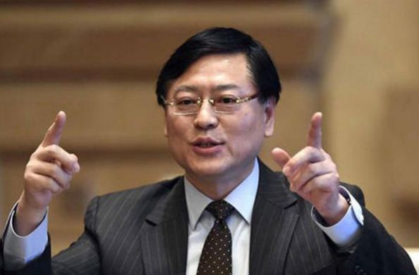 一眼新闻政协委员延迟退休应该在国企女干部中推广人大