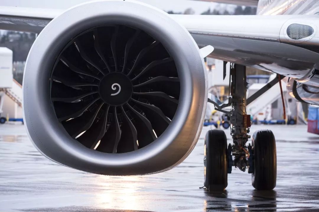 保持与空客a320neo飞机的竞争,737max换装了更粗大更省油的leap发动机