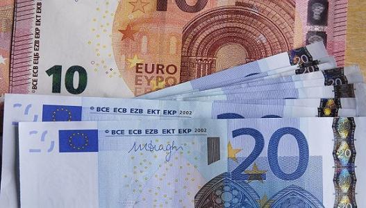 德国引以为傲的制造业萎靡欧美贸易摩擦升级欧元暴跌