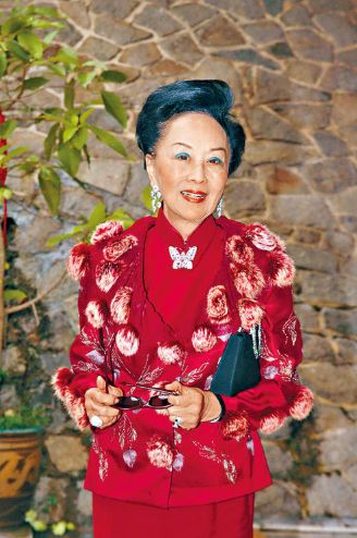 另外,利希慎的儿媳妇,利孝和的太太利陆雁群现在被人称为"香港第一