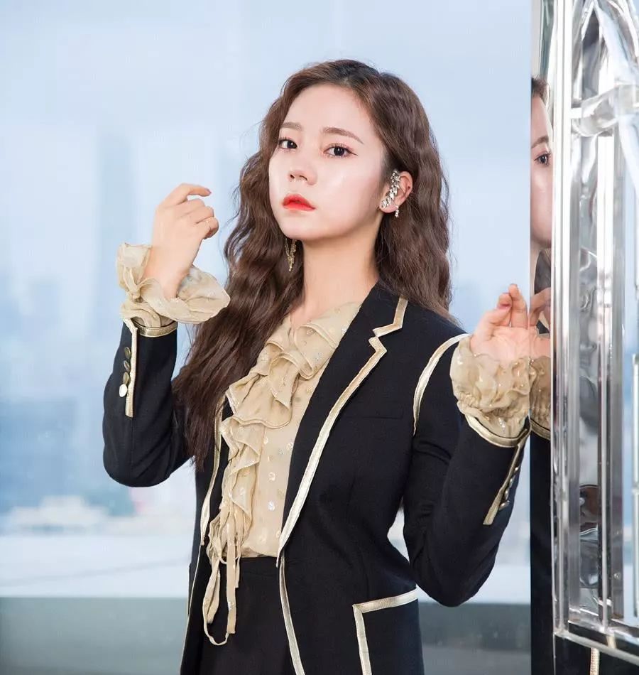 你是亲和脸还是冷淡脸别乱装可爱了啦