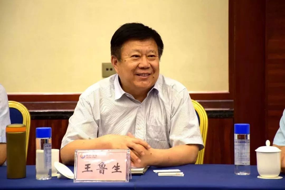 滨海旅游集团董事长王德明首先对泰安金控集团和金泽霖的到来表示欢迎