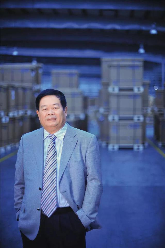 因移民美国被人拿来和李嘉诚比较曹德旺我不做房地产不为钱