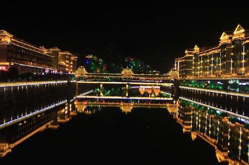 湖南通道侗族自治县双江镇夜景璀璨浪漫美丽不可方物