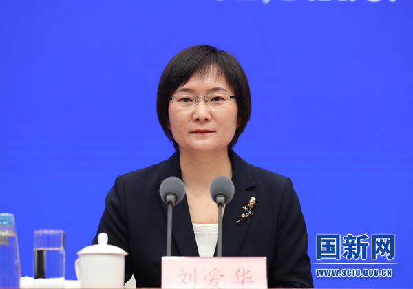 国家统计局新闻发言人、国民经济综合统计司司长刘爱华在发布会上。 