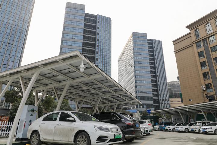 充电站加速“落子” 未来五年杭州每年将建设9万个充电桩