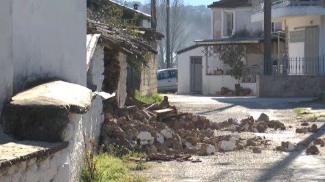 在希腊发生6.2级地震后，已向地震区运送了100多条余震和应急物资