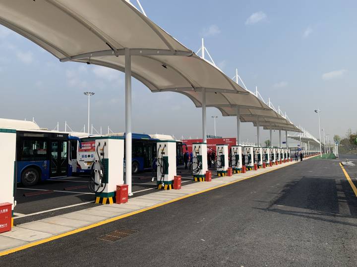 直播｜每年减排一万吨 杭州首个仅充电不加油的公交停车场启用