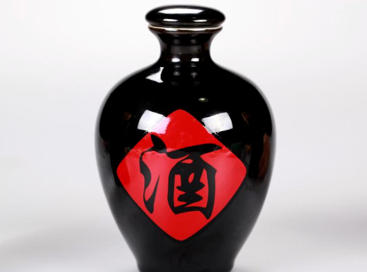 贵州茅台：第三季度实现净利润126.12亿