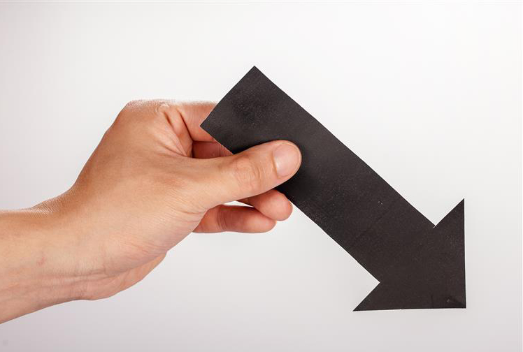 全球股市集体大跌 美财长警告