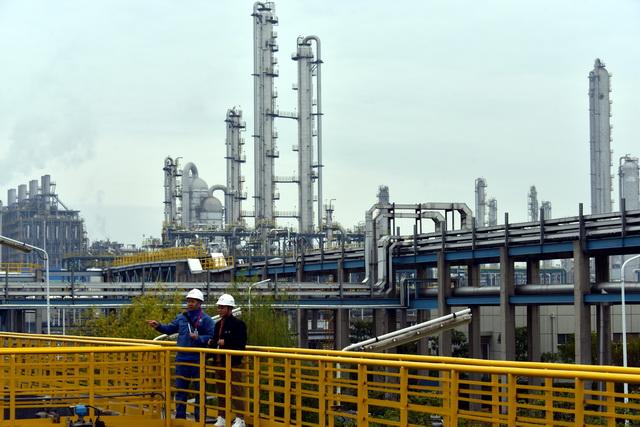 十四五“时期，石化企业将突出绿色发展。摄影/章轲