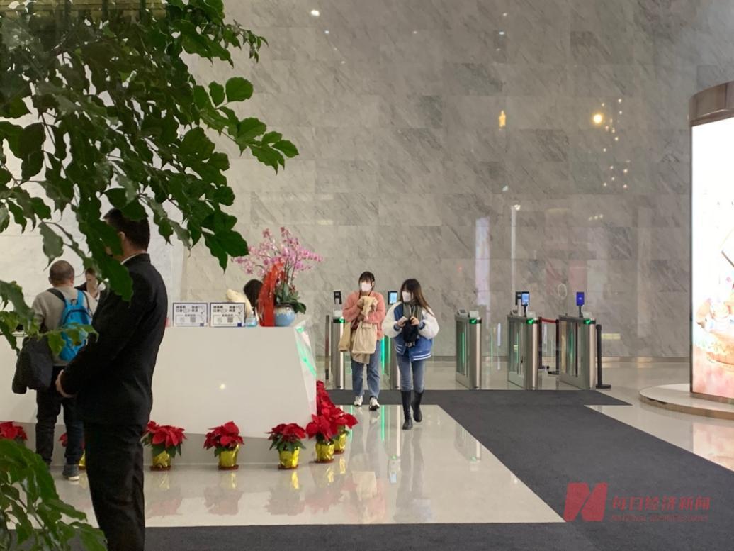 神圣计划 app下载_加入TST 90后宝妈喜提保时捷? 爆料人揭秘张庭夫妇微商运作幕后 神圣计划 app下载_加入TST 90后宝妈喜提保时捷? 爆料人揭秘张庭夫妇微商运作幕后