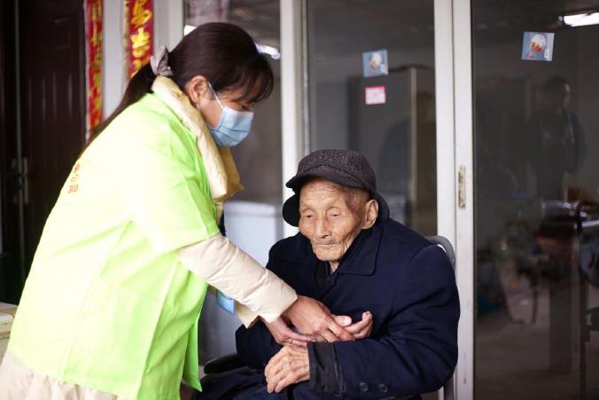 四川邛崃：互联网+社区嵌入式服务让老人生活更美好