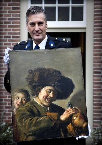 荷兰警方逮捕了窃取梵高画作的嫌疑人
