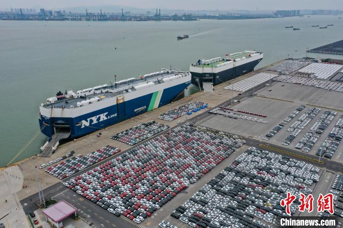 广州港在南沙汽车码头举行了东风汽车品牌南美航线首航活动