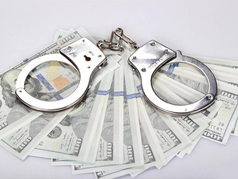 证监会联手公安查获3起大案