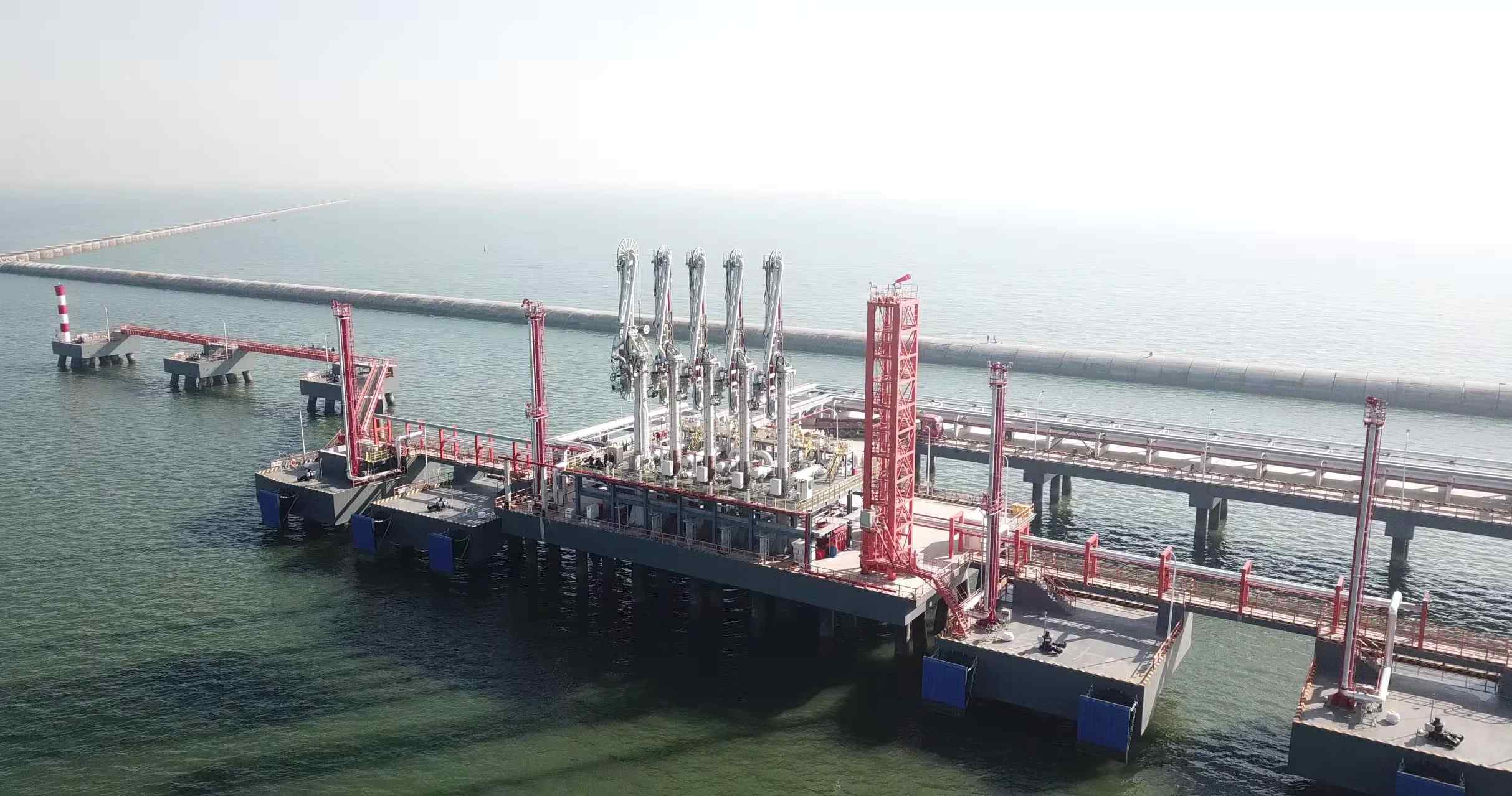 中国石化首座双泊位lng码头正式投用