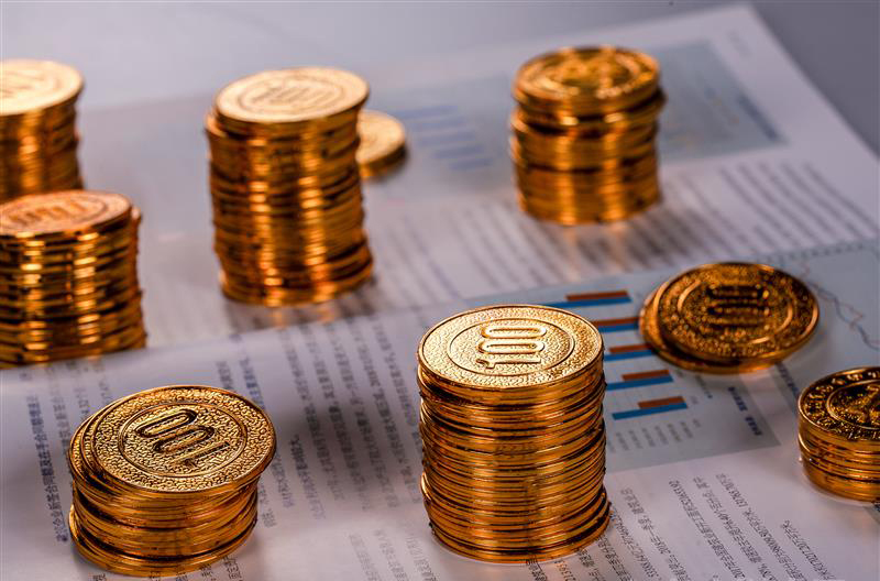 特斯拉一夜暴跌近12%！6成粉丝赞成马斯克卖股票 弟弟却抢先套现6.3亿元