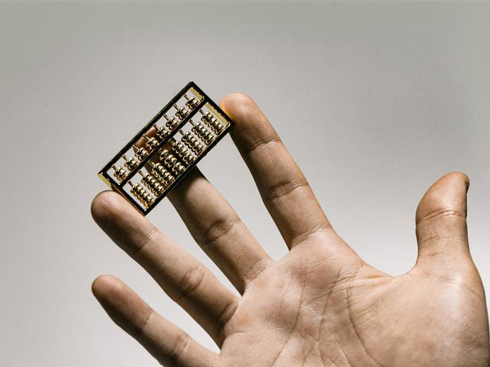 腾讯投资求变：减持成熟期的京东 寻找成长中的“硬科技”